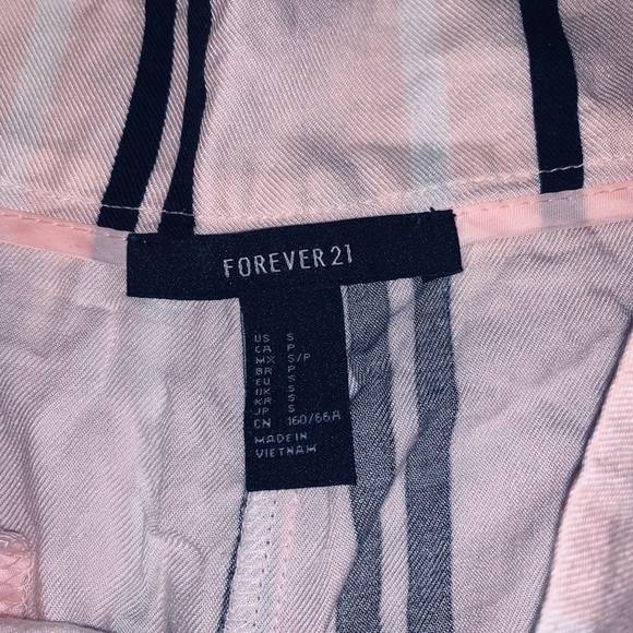 Shorts - Picture 4 of 4